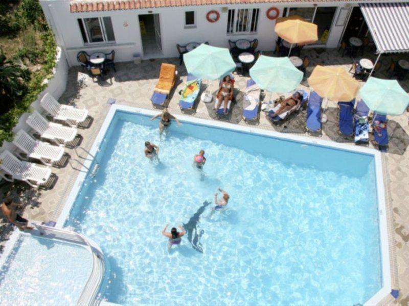 International Hotel 코스 타운 외부 사진