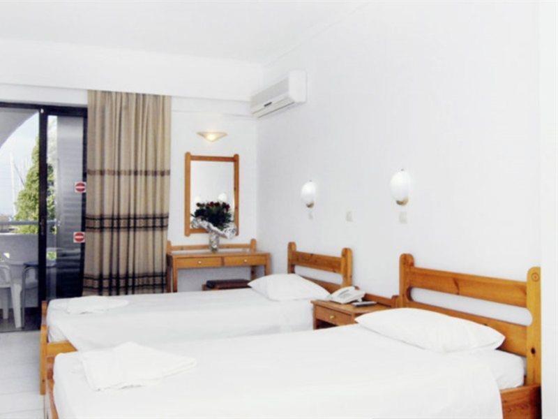International Hotel 코스 타운 외부 사진